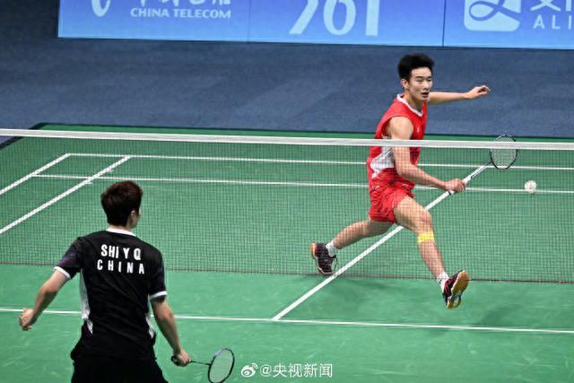 现代足球中 现代足球中