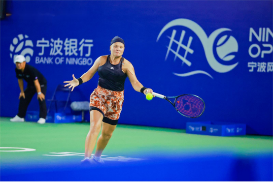 游走于4